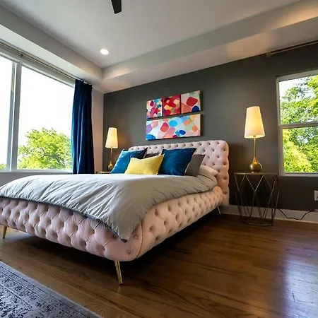 Villa Getaway With Giant Rooftop 7min From Downtown *