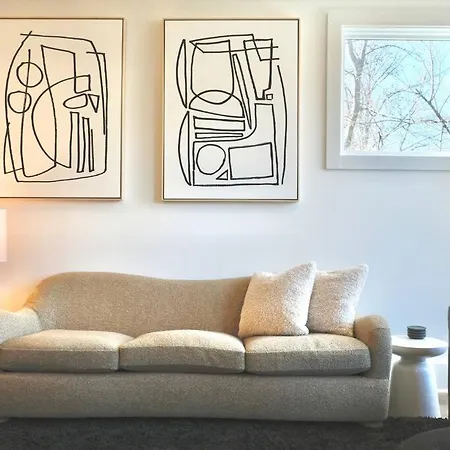 Nashvilla. A Luxe Escape + 3 Miles To Downtown. *