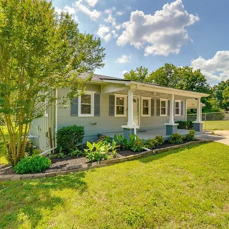 Quiet Old Hickory W/ Deck Holiday home