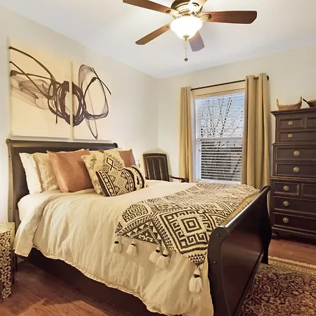 Relax In Style Near The Heart Of Music Nashville
