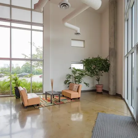 Luxe Two Bedroom Penthouse With Skyline Views, Internet, Gym Holiday home Nashville