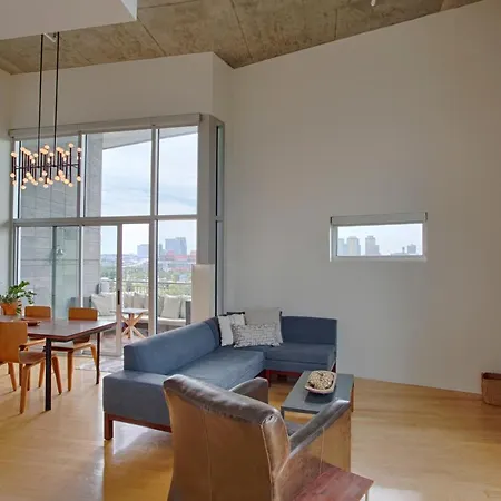 Luxe Two Bedroom Penthouse With Skyline Views, Internet, Gym * Nashville