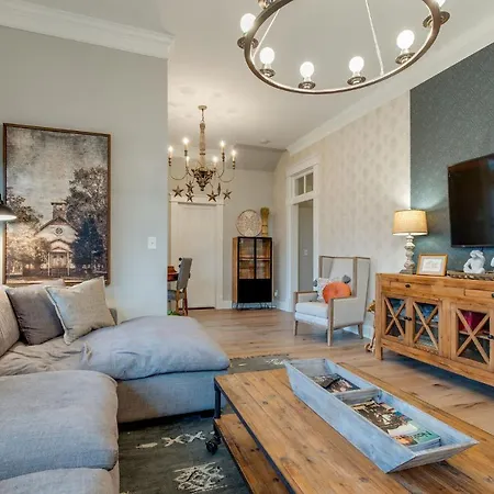 5 Points Walkable & 10 Min To Downtown Nashville