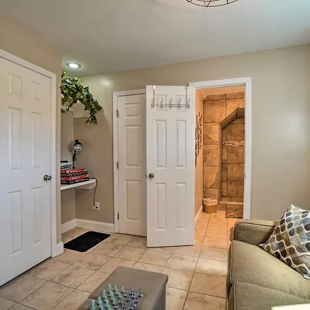 W/ Seasonal Pool < 5 Mi To Dtwn! Holiday home Nashville