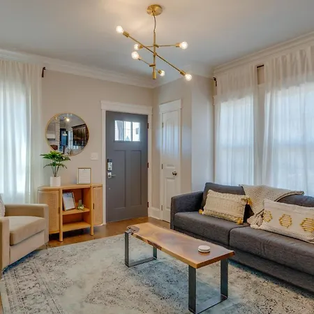 Southern Chic 10 Minutes From Downtown! *