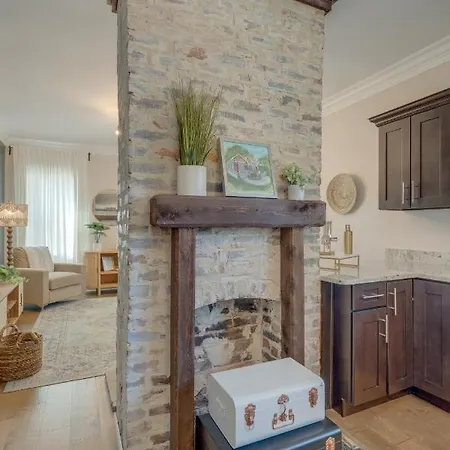 Southern Chic 10 Minutes From Downtown! *