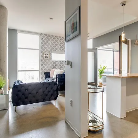 Longterm Just Across The River From Downtown- Fully Equipped For Long Term Holiday home *