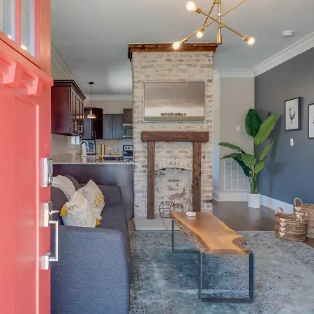 Southern Chic 10 Minutes From Downtown! Holiday home Nashville