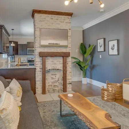 Southern Chic 10 Minutes From Downtown! *