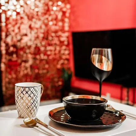 Dolly's Glam Getaway - Glittering Gem Near Broadway * Nashville