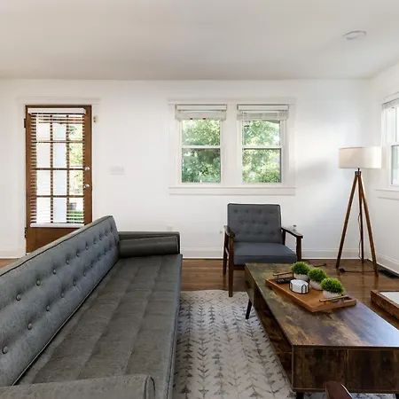 Modern House—a Perfect Away From Holiday home
