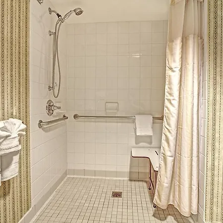 Hotel Hilton Garden Airport
