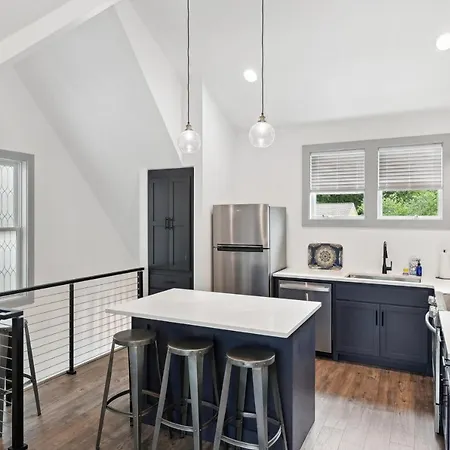Apartment Vacation Near Bridgestone Arena!
