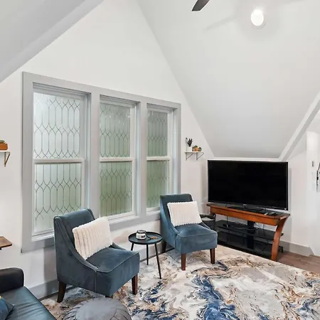 Apartment Vacation Near Bridgestone Arena!