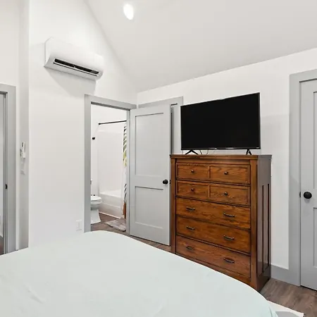 Apartment Vacation Near Bridgestone Arena!