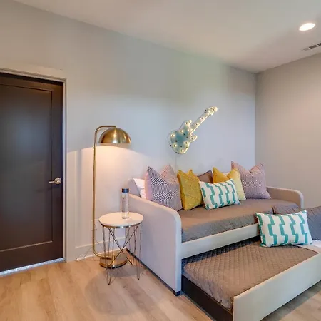 Holiday home East Nash Oasis - 13 Beds - Going Fast *