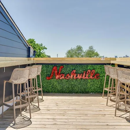East Nash Oasis - 13 Beds - Going Fast * Nashville