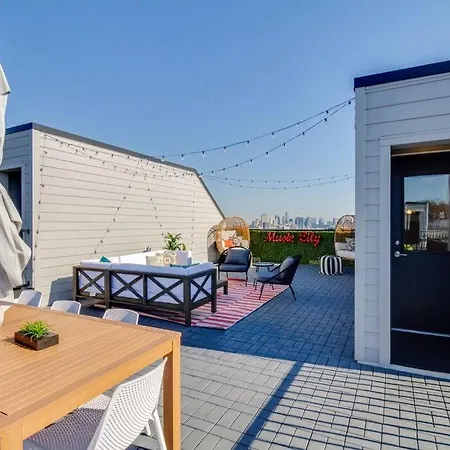 Fast 12 Beds - Rooftop Views Holiday home Nashville