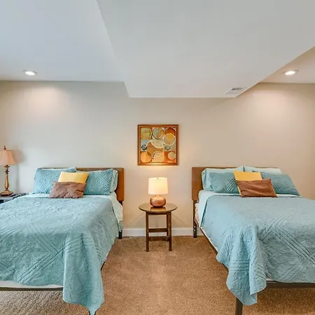 Holiday home W/ Seasonal Pool < 5 Mi To Dtwn!