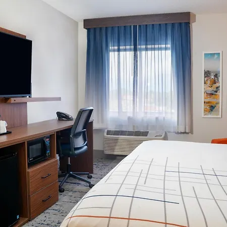 La Quinta By Wyndham Airport Nashville