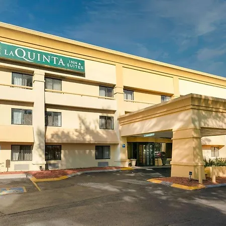 Hotel La Quinta By Wyndham Airport
