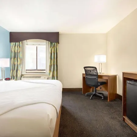 Luxe Hotel 2*