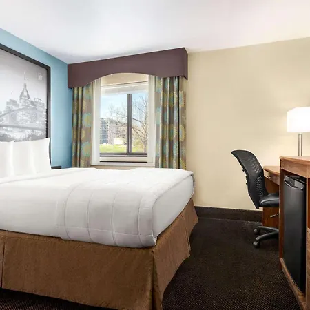 Luxe Hotel 2*