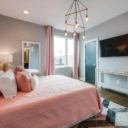 Holiday home King & Queen 2 Homes - 24 Beds Views Nashville