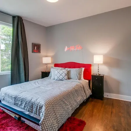 King & Queen 2 Homes - 24 Beds Views * Nashville