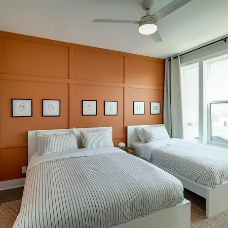 Holiday home Mega - 24 Beds And Karaoke
