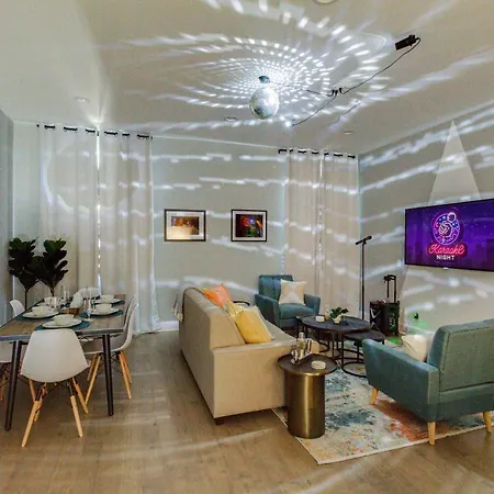Mega - 24 Beds And Karaoke Nashville