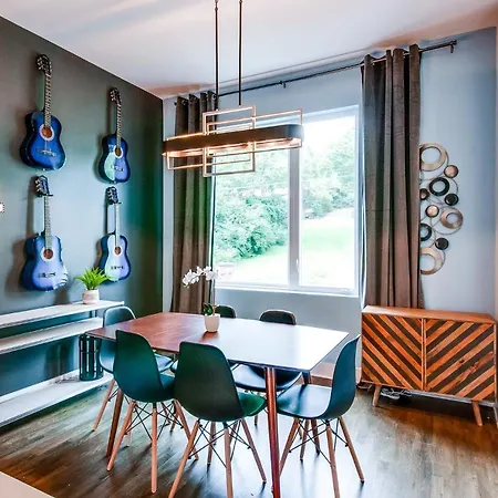 The King Of Rock Experience 13 Beds & Rooftop W View * Nashville