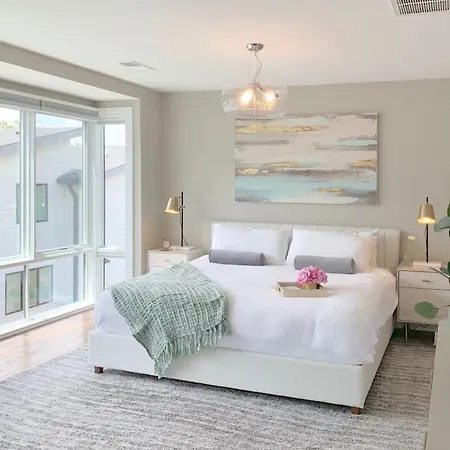 Holiday home Downtown Luxury - 10 Beds & Free Parking *