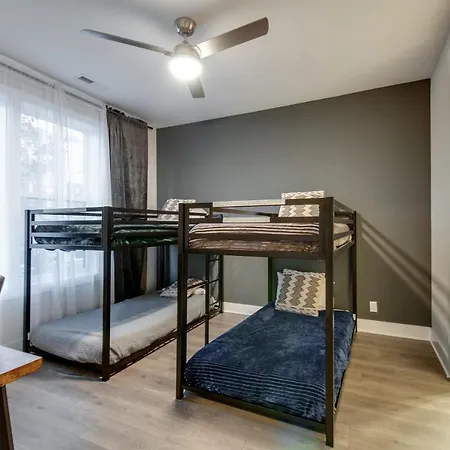 Huge Space - 10 Beds - Rooftop W Views Holiday home *