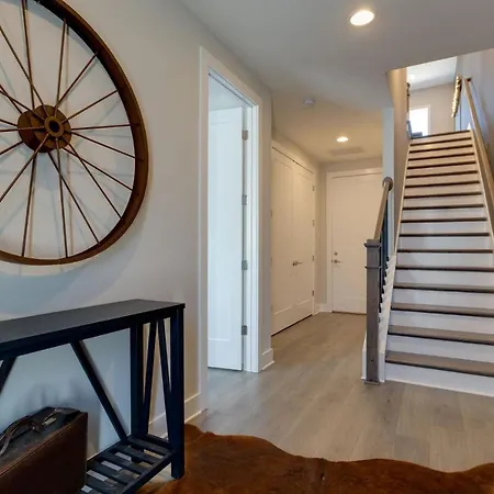 Huge Space - 10 Beds - Rooftop W Views
