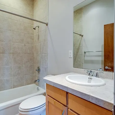 Historic Edgefield 2bd 2ba Loft