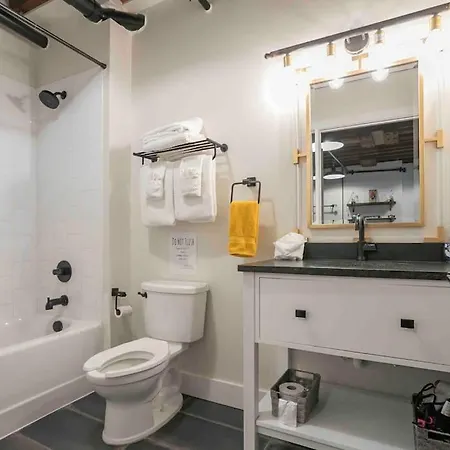 Apartment Lux Haven: Unforgettable Getaway In Historic Elegance *