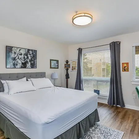 Apartment 1062 Riverfront