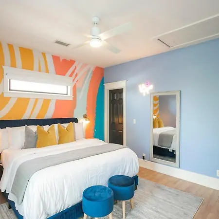 Prime Walkable Location 5 Kings And 1 Queen Bed Nashville