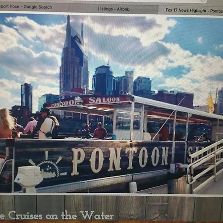 New Listing! Gorgeous Downtown Walk To On The River #3 Aparthotel 4*