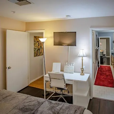 New Listing! Gorgeous Downtown Walk To On The River #3 Aparthotel Nashville