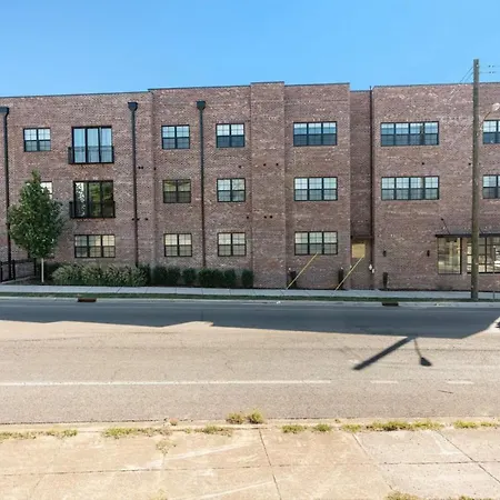 Modern East 3 Miles To Downtown Apartment