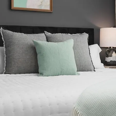 Chic East Nash - Walk To Restaurants Bars And Music Apartment *