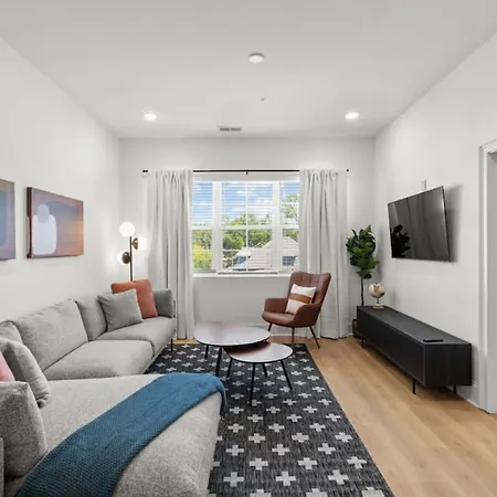 Chic And Cozy Designer 3 Miles To Downtown *