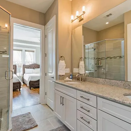 The Painted Muse I Stylish 3br With Rooftop Hot Tub In East Nashville
