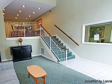 Hotel Homestay Suites 2*
