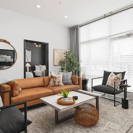 Modern Comfort Only 2 Mile To Downtown Broadway Apartment