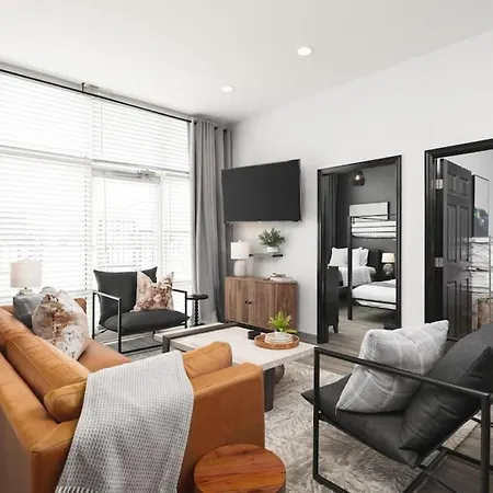 Modern Comfort Only 2 Mile To Downtown Broadway Apartment *