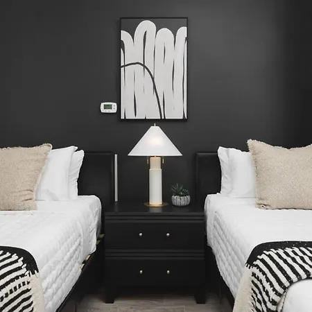 Modern Comfort Only 2 Mile To Downtown Broadway Apartment