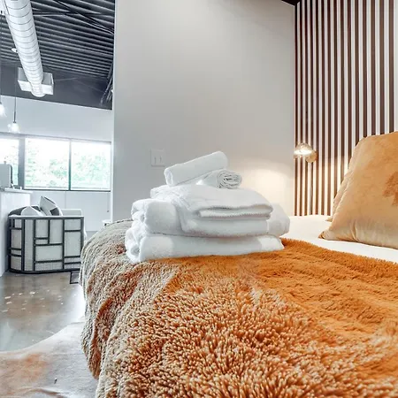 Modern ~ 5 Mi To Downtown! Apartment *